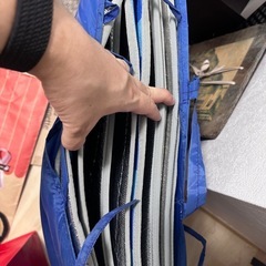 テントの床に敷く断熱マットの画像