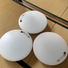 シーリングライト6畳用3つ（リモコンつき）の画像