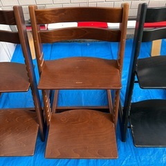 【超お得】【人気色セット】ストッケ トリップトラップ 3台（ウォールナット系2台・ブラック1台）の画像