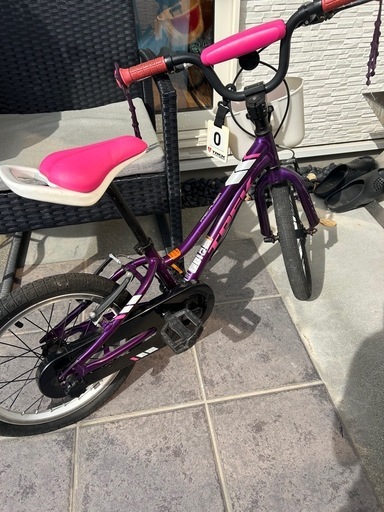 TREK　キッズバイク　補助輪付き