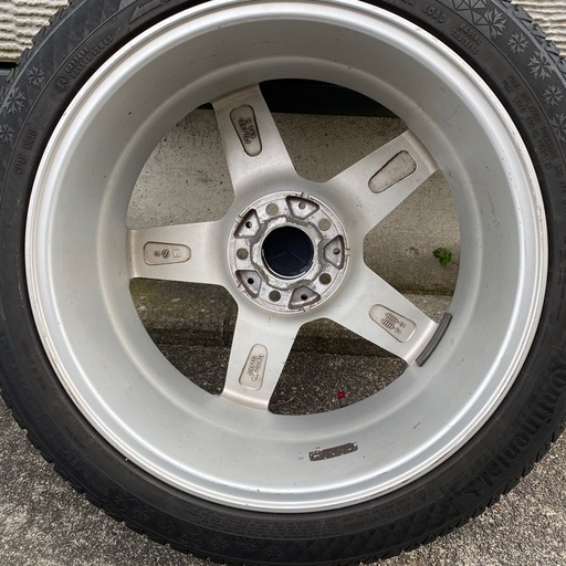 冬用タイヤ225/45/R18コンチネンタル4本セット
