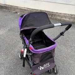 GPR ペットカート 犬用ベビーカー 猫バギー 4輪 対面推し可能 前輪360°回転 後輪ブレーキ付 メッシュカバー リード2本付き カゴ収納 背面ポケット 軽量 折りたたみ 組み立て簡単 ペットバギー 小型犬 中型犬 多頭 介護 散歩 耐荷重20Kg (パープル)の画像