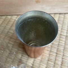 銅製のビールカップの画像