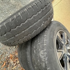 ハイエース、アルミのホイールの画像