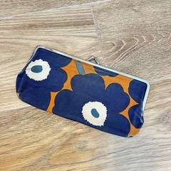 マリメッコ がま口ポーチの画像