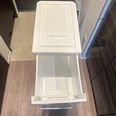 収納ボックスの画像