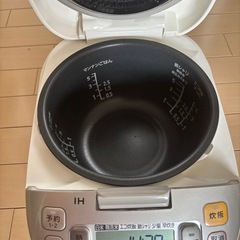 受付終了　Panasonic パナソニック 炊飯器 SR-HD102 中古 炊飯ジャー ごはん 家電 5.5合の画像