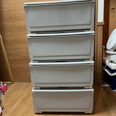 テレビ、炊飯器、服のだんす、クーラーボックス、全身鏡まとめて引き渡しの画像