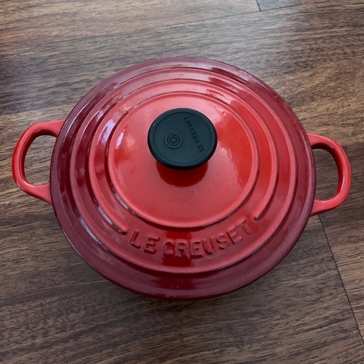 【4月末削除予定】最終価格 ル・クルーゼ(Le Creuset) 鋳物 ホーロー 鍋 ココット・ロンド 18 cm チェリーレッド ガス IH オーブン 対応