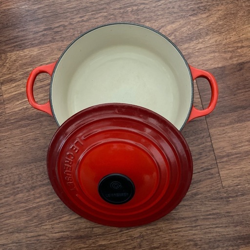 【4月末削除予定】最終価格 ル・クルーゼ(Le Creuset) 鋳物 ホーロー 鍋 ココット・ロンド 18 cm チェリーレッド ガス IH オーブン 対応