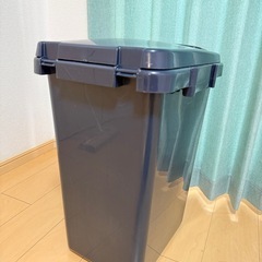 ゴミ箱の画像