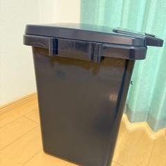 ゴミ箱の画像
