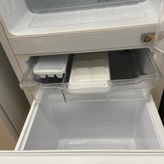 【ドリーム池田店】◎ジモティー割対象品◎ハイセンス Hisense 2ドア冷蔵庫 134L HR-G13B-W 2020年製【46191】の画像