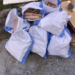 薪　桧の無垢材ですの画像