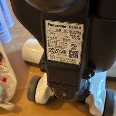 掃除機＋ガス缶と固形燃料の画像