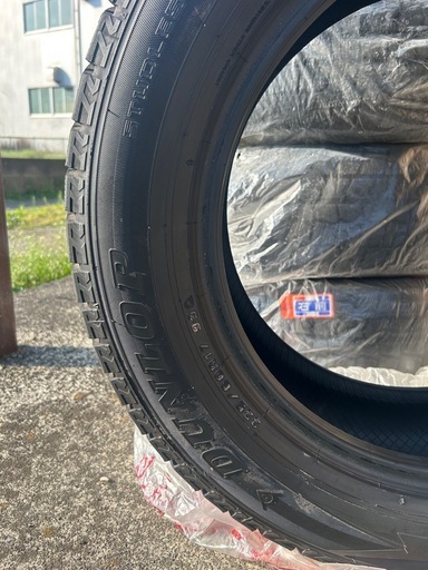 ダンロップ　スタッドレスタイヤ225/60R17
