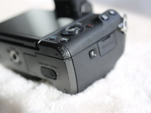 Canon EOS M5 ミラーレス一眼カメラ（本体のみ）