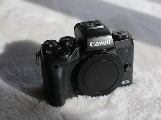 Canon EOS M5 ミラーレス一眼カメラ（本体のみ）