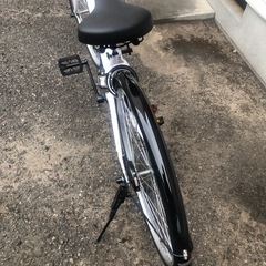 クロスバイク自転車＋空気入れの画像