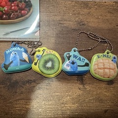 パペットスンスン クリアファイル、ランチョンマット、キーチャーム4つの画像