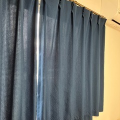 カーテンの画像
