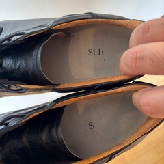 定価２万の革のスニーカー27.5
スピングルの画像