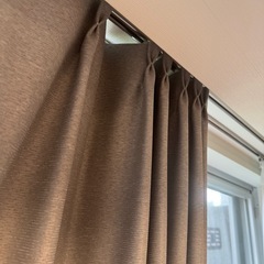 ニトリ 遮光1級カーテン 2枚セット グレー 100×200（使用感あり） の画像