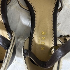 axes femmeサンダルの画像