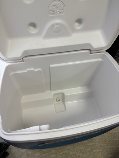 【最終価格】IGLOO クーラーボックス マックスコールド プレミアム 62QT