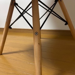 【無料】イームズ風チェアの画像