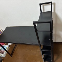 パソコンデスクの画像