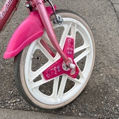 女の子用18インチ自転車の画像