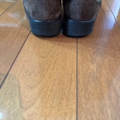 ブラウン スエード ロングブーツ ファスナー付きの画像