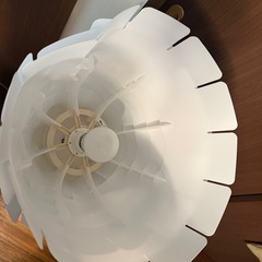 IKEAの照明と電球のセットの画像