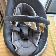 ヌナ　NUNA バウンサーの画像