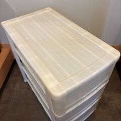 衣装ケースの画像