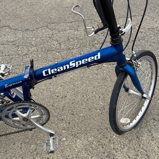 折りたたみ式ロードレーサー結構高いものだそうです。Googleでメーカーを検索するとわかりますよ。新品で100,000位です。もう絶品