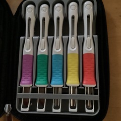 再投稿です。プロフィールみてください。彫刻刀ですの画像