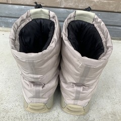 ワークマン workman 氷雪耐滑ケベックネオ 冬履 ベージュグレーの画像