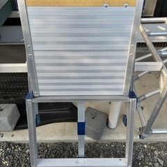 ②　アルミ作業台の画像