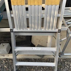 ③　アルミ作業台の画像