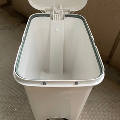 今日まで、ゴミ箱の画像