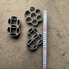 花留め　つづみ型　亀甲　三つ輪　剣山なしの画像