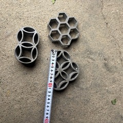 花留め　つづみ型　亀甲　三つ輪　剣山なしの画像