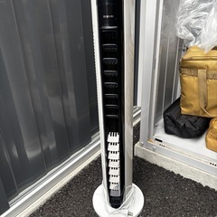 テレビ、空気清浄機、タワーファン、電気ストーブセット
の画像