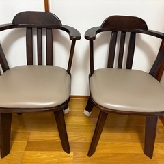 無料！　回転椅子4脚の画像