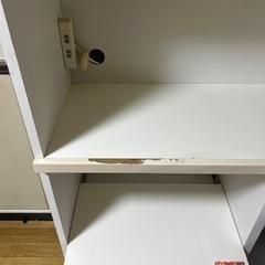 ダイニングテーブル・食器棚の画像