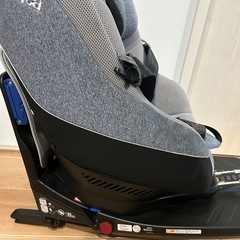 Aprica チャイルドシート　アップリカ　サンシェード付き　の画像