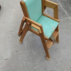 テーブル付き幼児椅子の画像