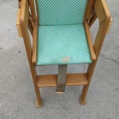 テーブル付き幼児椅子の画像